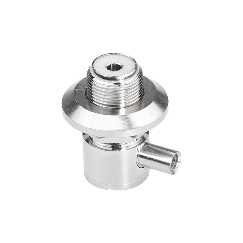 Conector RF UHF de bandă înaltă